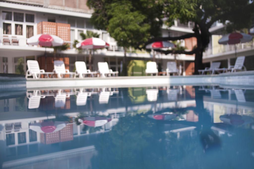 Retroasis Hotel Bangkok Luaran gambar