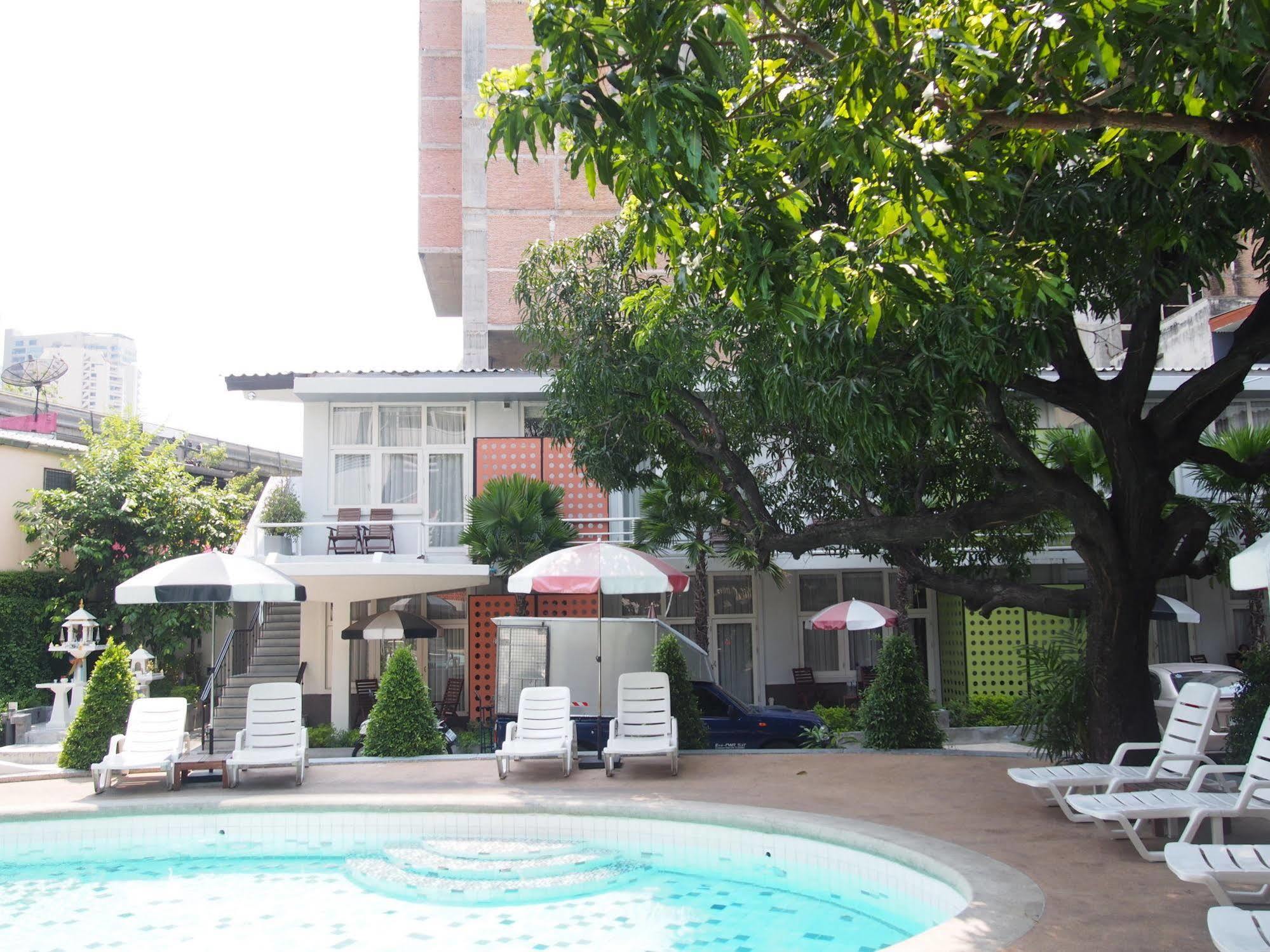Retroasis Hotel Bangkok Luaran gambar